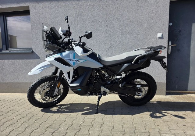 cf-moto